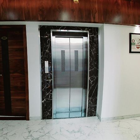 Hotel Sai Pratik, Newly Built Up, Complimentary Shuttle To The Temple Shirdi Bagian luar foto