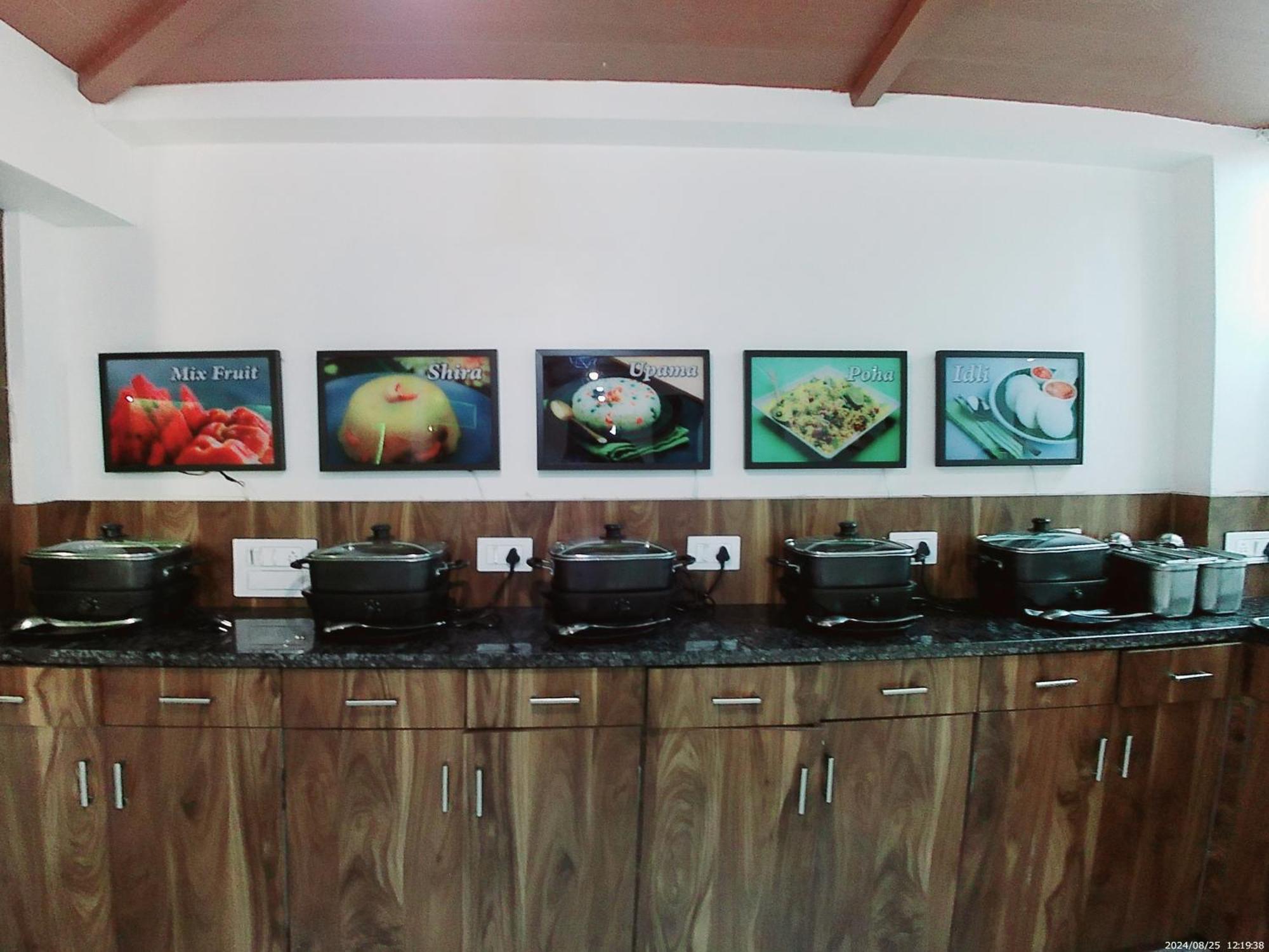 Hotel Sai Pratik, Newly Built Up, Complimentary Shuttle To The Temple Shirdi Bagian luar foto