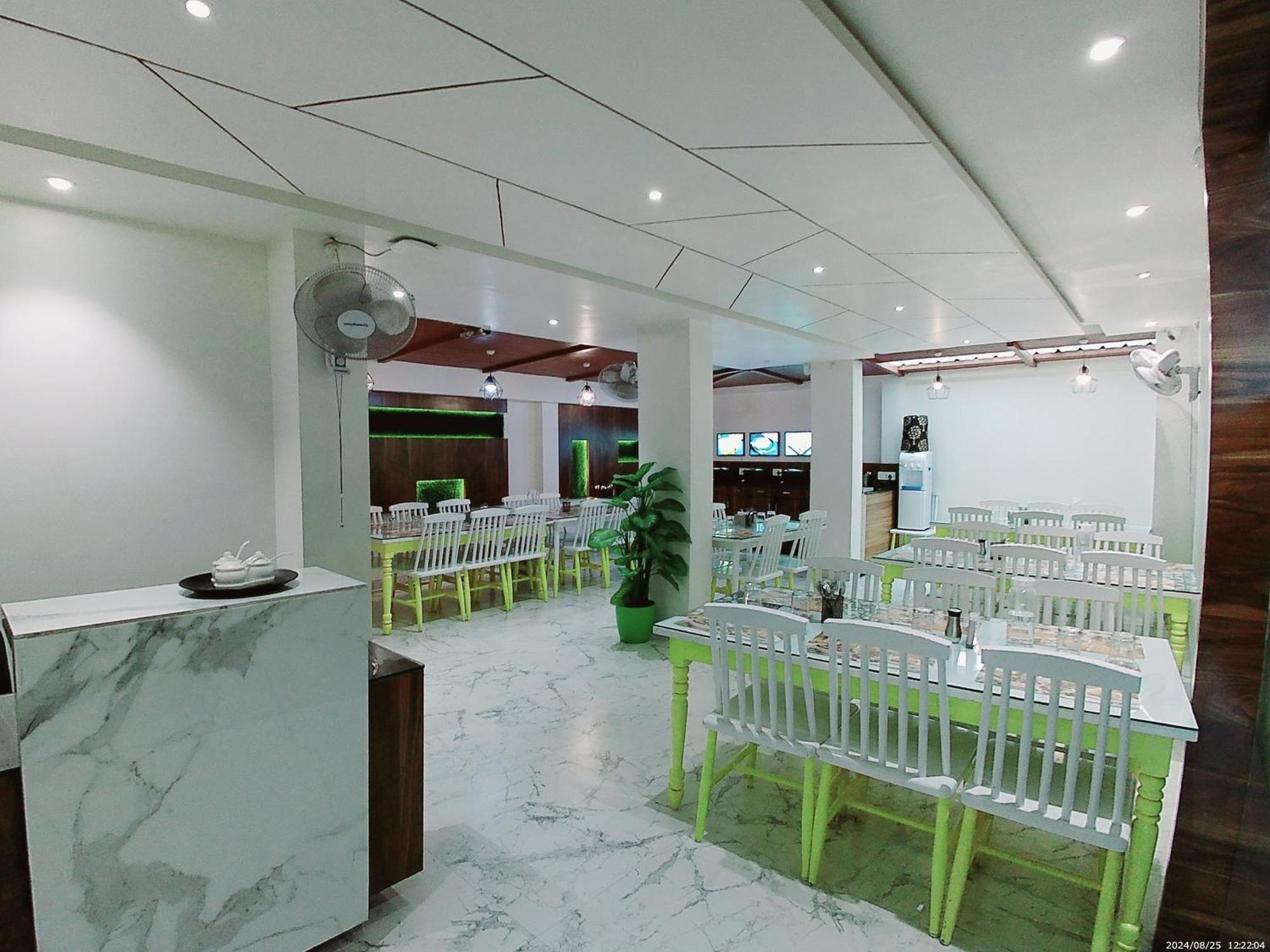 Hotel Sai Pratik, Newly Built Up, Complimentary Shuttle To The Temple Shirdi Bagian luar foto